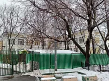Школа № 627 им. Генерала Д. Д. Лелюшенко, 1-й Добрынинский переулок, 9 