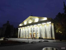 Дворец культуры им. М. Горького, Богдана Хмельницкого, 40 