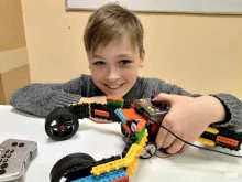 Hi robots, Шлиссельбургский проспект, 3-7 