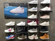 Sneakerbox, Земляной Вал улица, 33 
