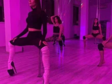 студия танцев на пилоне и растяжки Bright poledance в Краснодаре