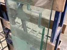 компания по резке стекла, зеркал, изготовлению сложных изделий СтеклоМаркет в Новосибирске
