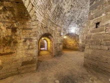 Алые паруса, Адмиралтейская набережная, 1а 