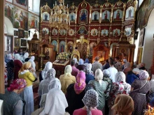 Храмы / Соборы / Церкви Храм Первоверховных Апостолов Петра и Павла в Салаире