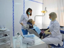 стоматологический центр АВИКОМ+ в Омске