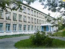 Средняя общеобразовательная школа №15 им. Г.Е. Николаевой, Челюскинцев, 20а 